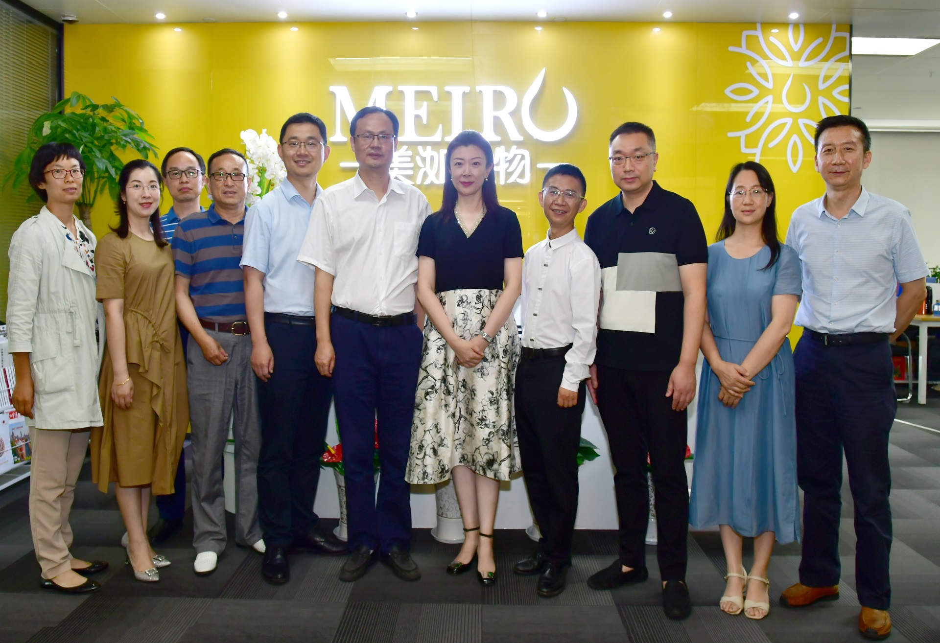 聚力同行，共贏未來(lái)。東信醫(yī)藥集團(tuán)與武漢輕工大學(xué)成功舉辦校企合作交...
